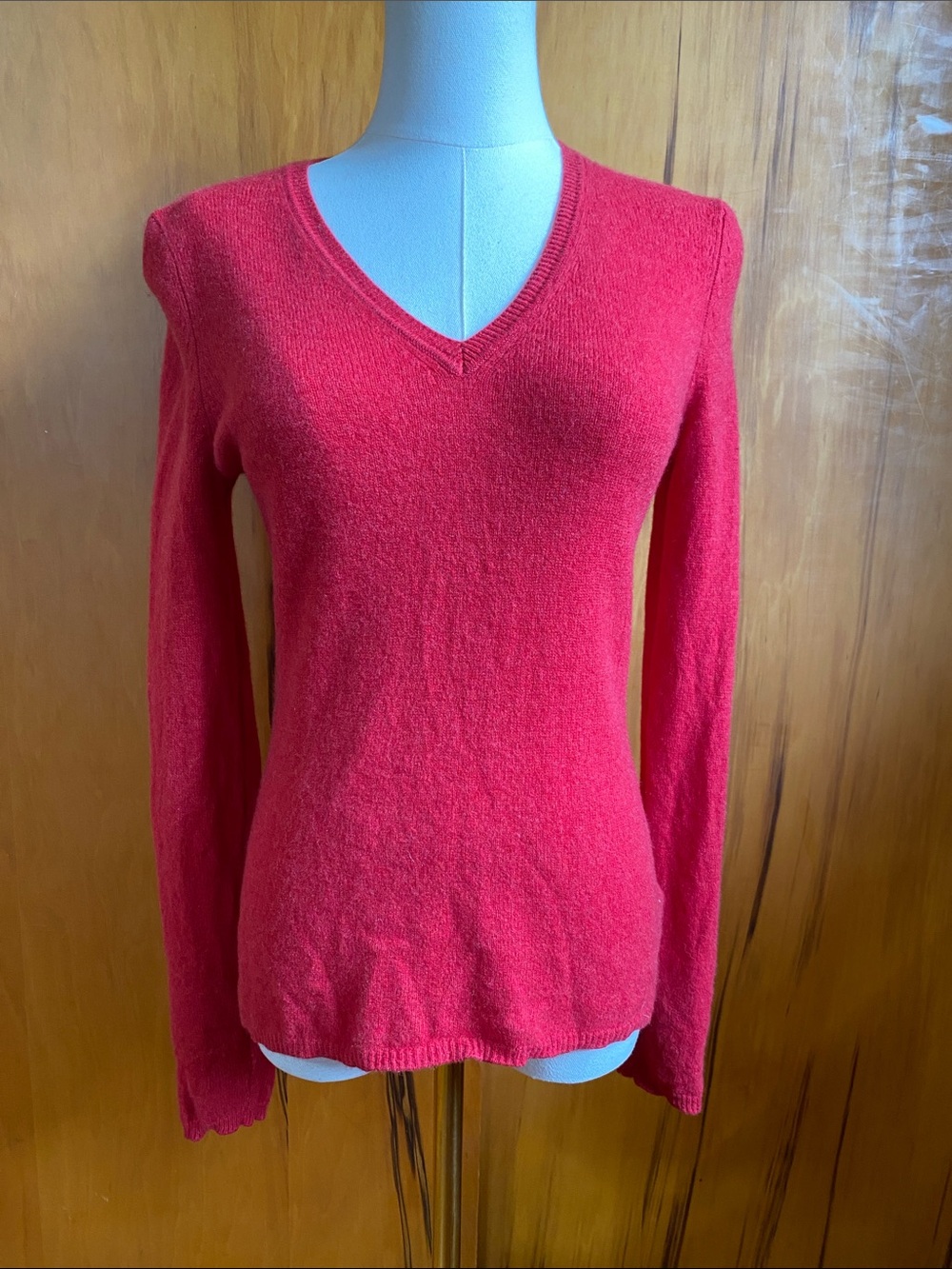 Adrienne Vittadini Cherry Red V-Neck 2-Ply Cashmere Sweater Fall Knit Layers